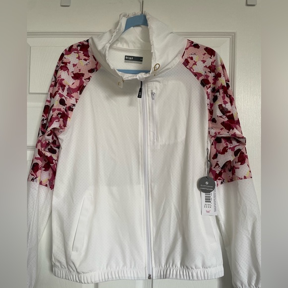 Lija weightless athletic jacket. Size medium. - Picture 1 of 6